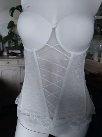 Corset bustier blanc ivoire cérémonie mariage pin up burlesque