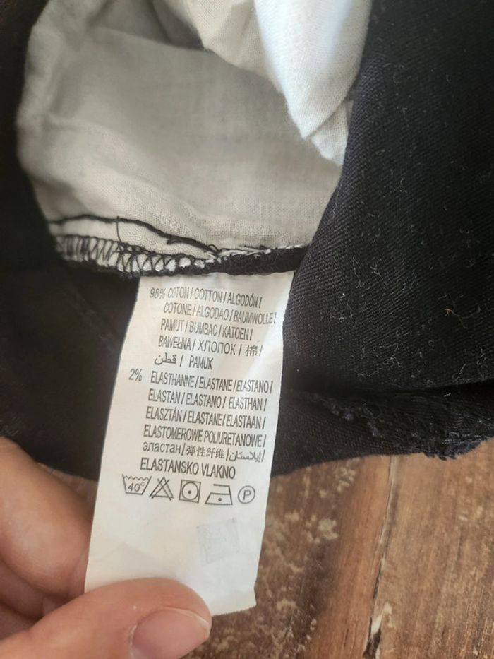 Short noir kiabi comme neuf taille 42 en coton et elasthane - photo numéro 4