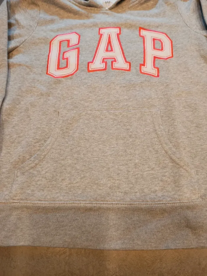 Vends sweat à capuche GAP taille 12 ans . - photo numéro 2