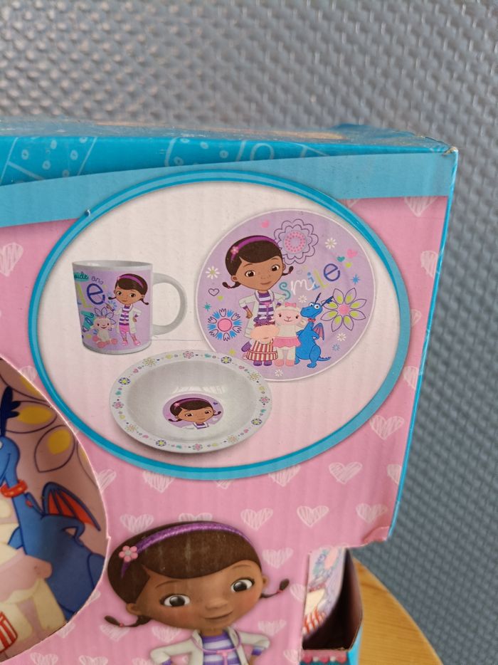 Ensemble de vaisselle Disney. - photo numéro 2