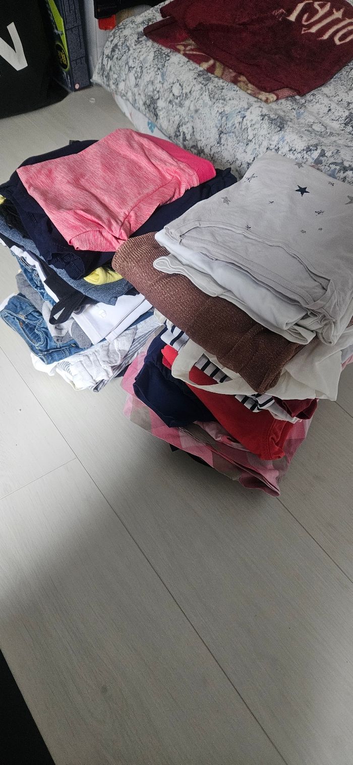 Lot vĂȘtements fille đ§ 8 ans