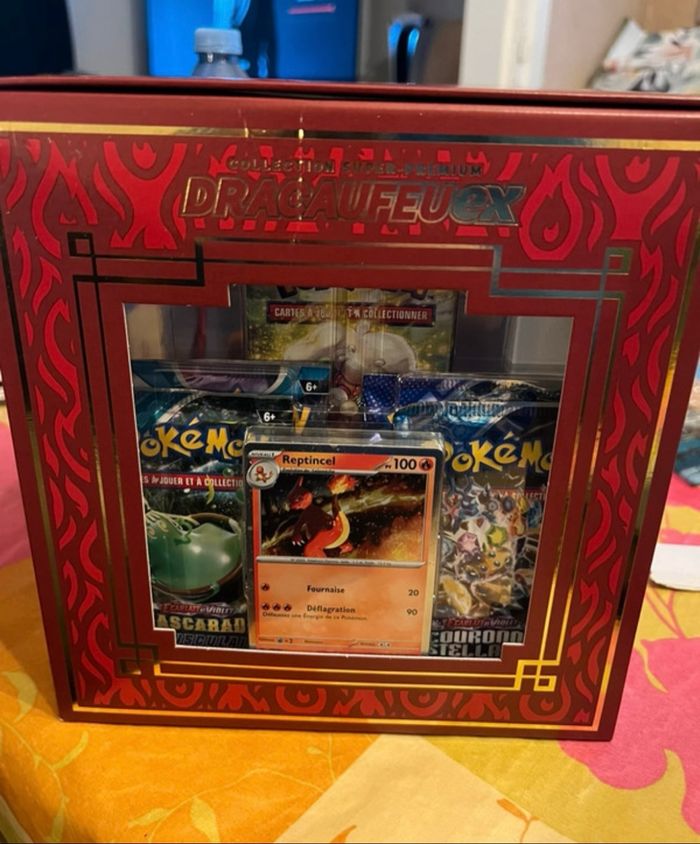 Coffret Dracaufeu EX Super premium avec figurine - photo numéro 3