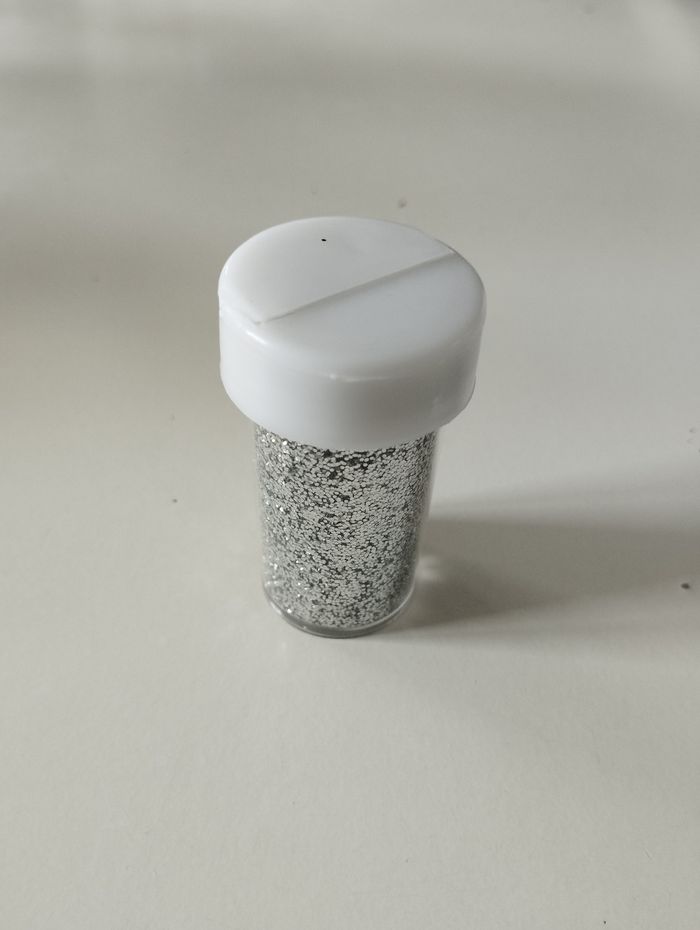 1 pot saupoudreur de paillettes diamantine argent