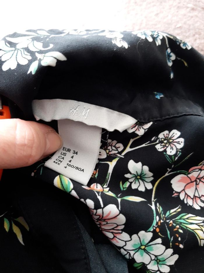 Blouse fuide noire fleurs 34🔴 - photo numéro 9