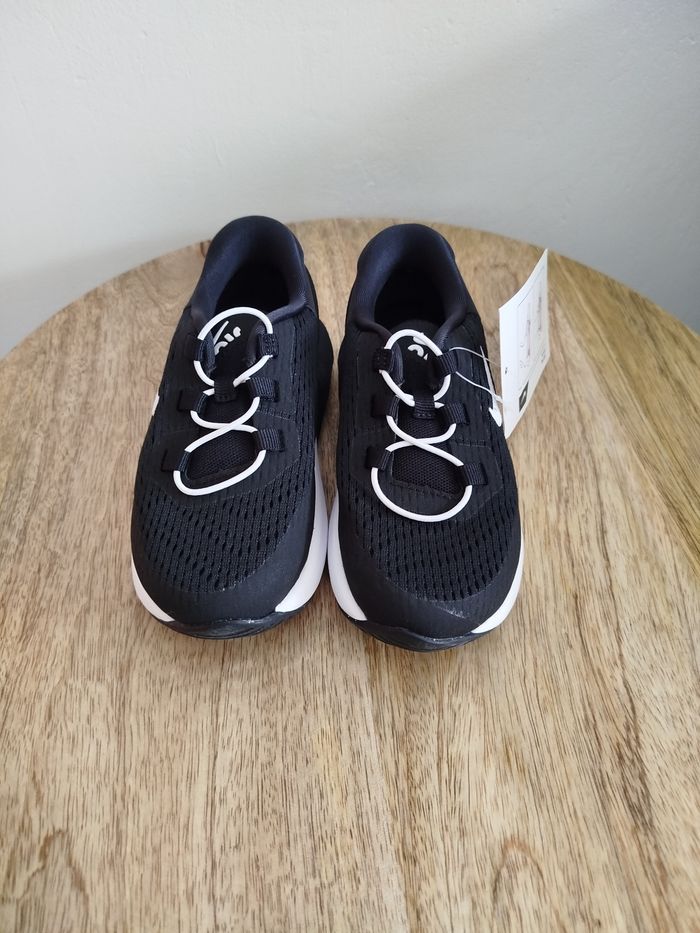 Baskets Nike T 26 - photo numéro 4