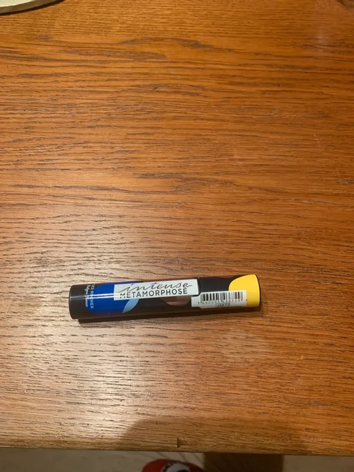 Mascara métamorphose intense noir Yves rocher neuf 7,8 ml