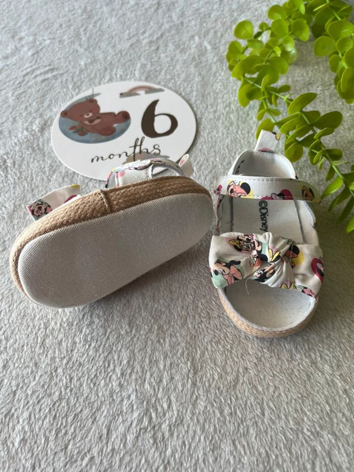 Très belle chaussure pour bébé fille - photo numéro 2