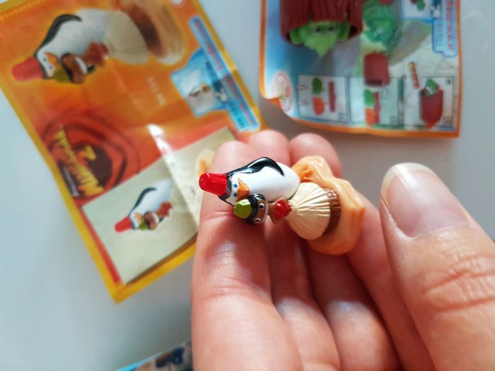 Lot de kinder surprise - photo numéro 4