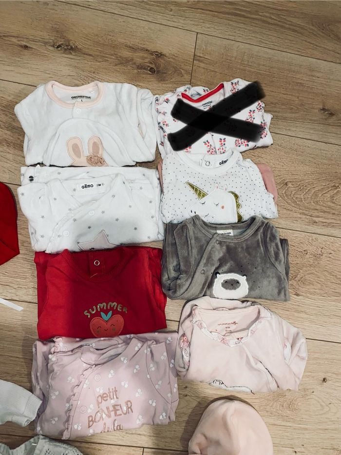 Lots vetements 1mois - photo numéro 2