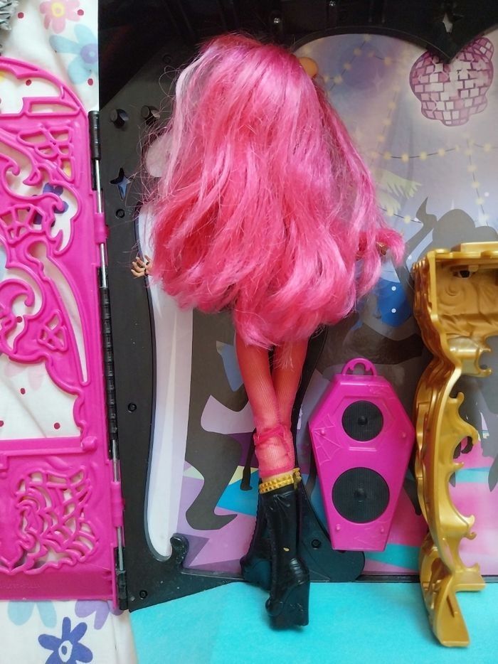 Monster High 13 Wishes Souhaits Room Party Discothèque et poupée Howleen Wolf - photo numéro 8