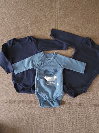 Lot de 3 bodies Gémo taille 1 mois 