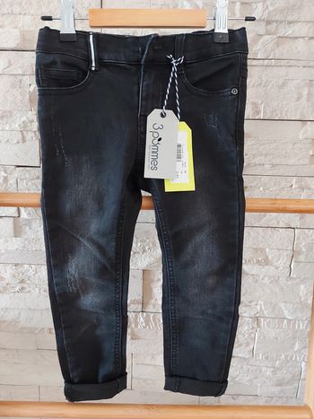 Jeans slim noir 3 pommes neuf avec 🏷  3/4ans