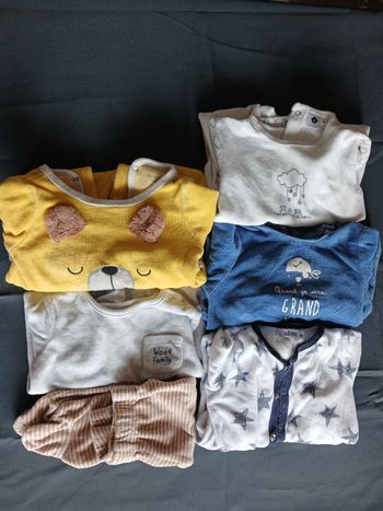 Lot vêtements  garçons 6 mois