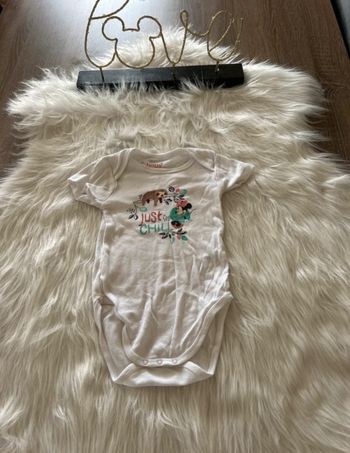 Très beau bodie minnie manches courtes 🥰 taille 36 mois