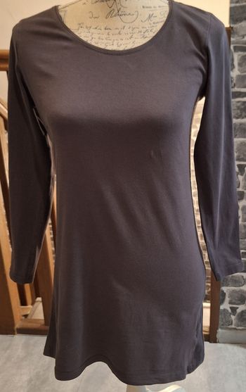 Long tee-shirt gris à manches longues