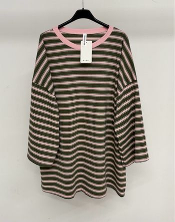T-shirt rayé oversize – manches larges tendance