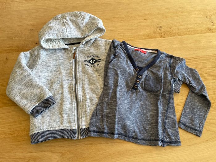 Lot vêtements garçon 4 ans - photo numéro 2