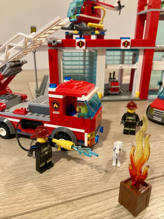 Lego City 60004 - La caserne des pompiers - photo numéro 9
