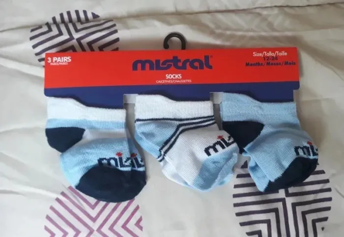 Chaussettes toutes neuves bébé - photo numéro 2