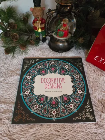 Carnet de coloriage “Decorative Design” pour adultes créatifs