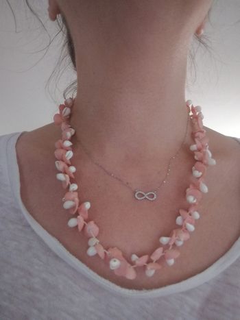 Collier de coquillages rose et blanc