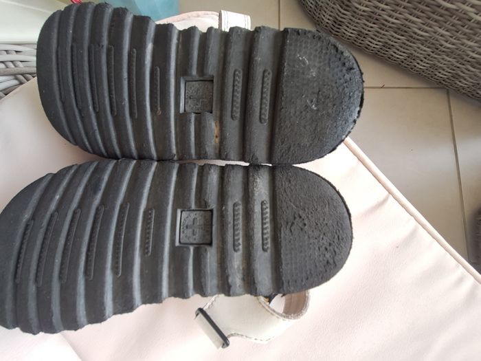 Nu-pieds pointure 33 Dr Martens (With Soles Bouncing) - photo numéro 6