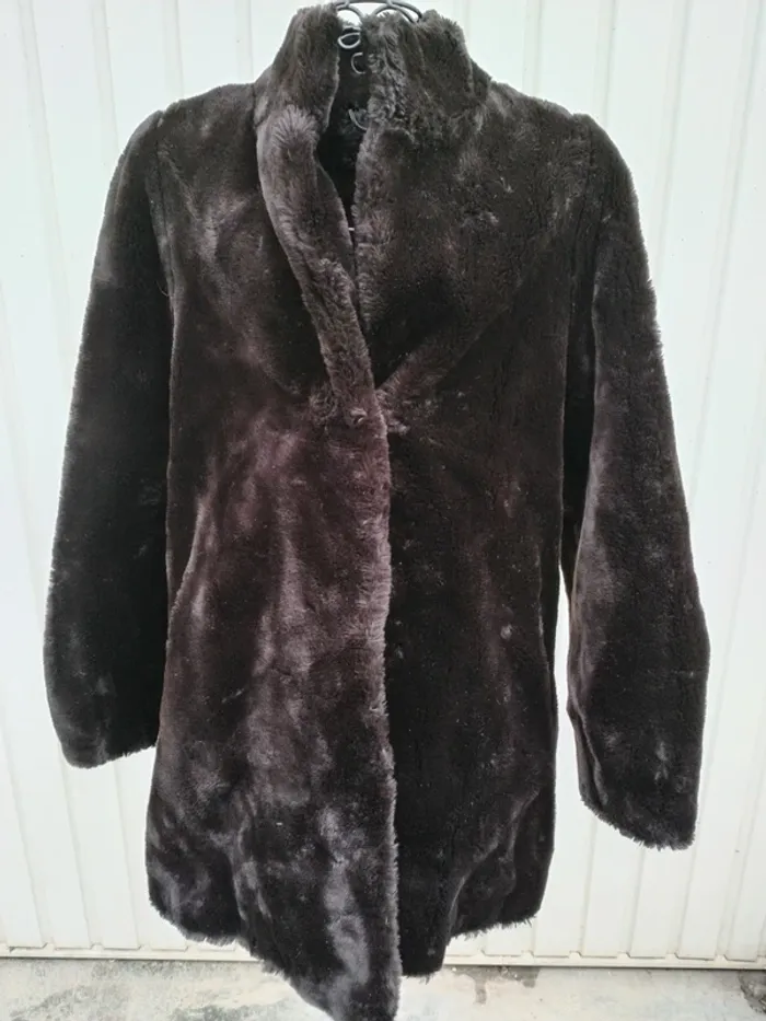 Manteau fausse fourrure