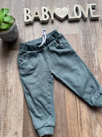 - Jogging C&A - 12/18 mois - très bon état 
