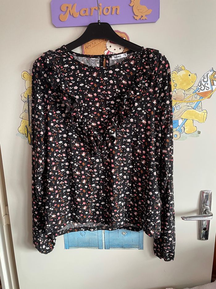 Tee shirt à manches longues noir à fleurs, taille 16 ans, marque Gemo
