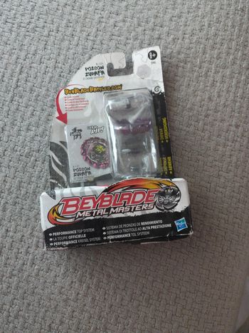Toupie Beyblade metal masters B 121
