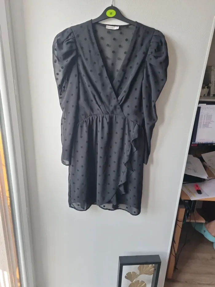 robe noir a pois cache coeur kilibbi