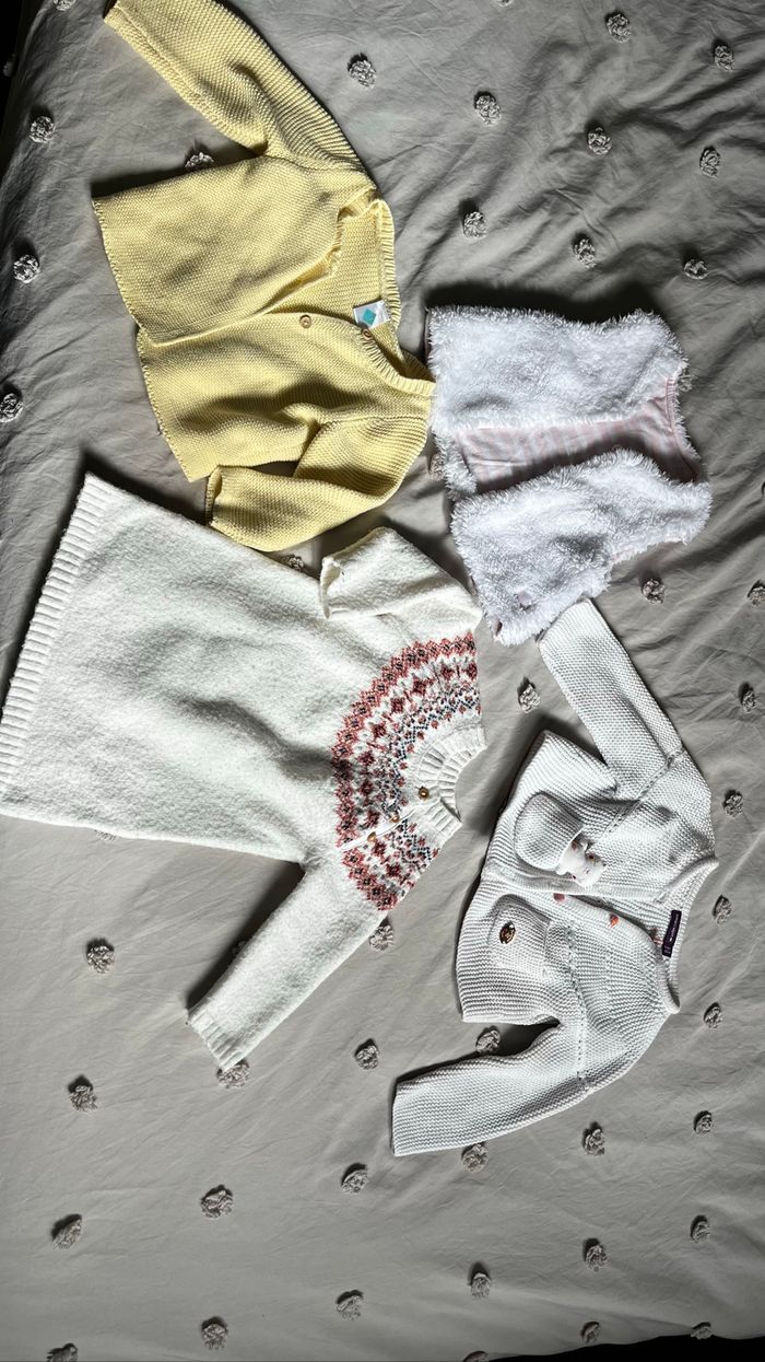 Lot gilet robe pull 6 mois