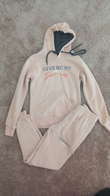 Ensemble sport givenchy