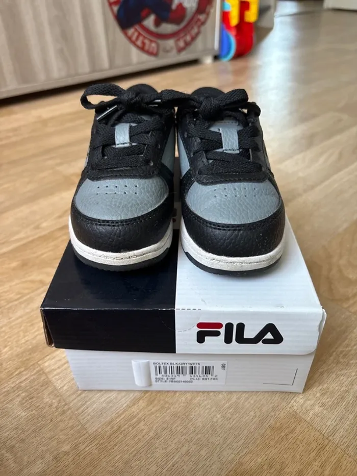 Chaussure Fila taille 26 - photo numéro 7