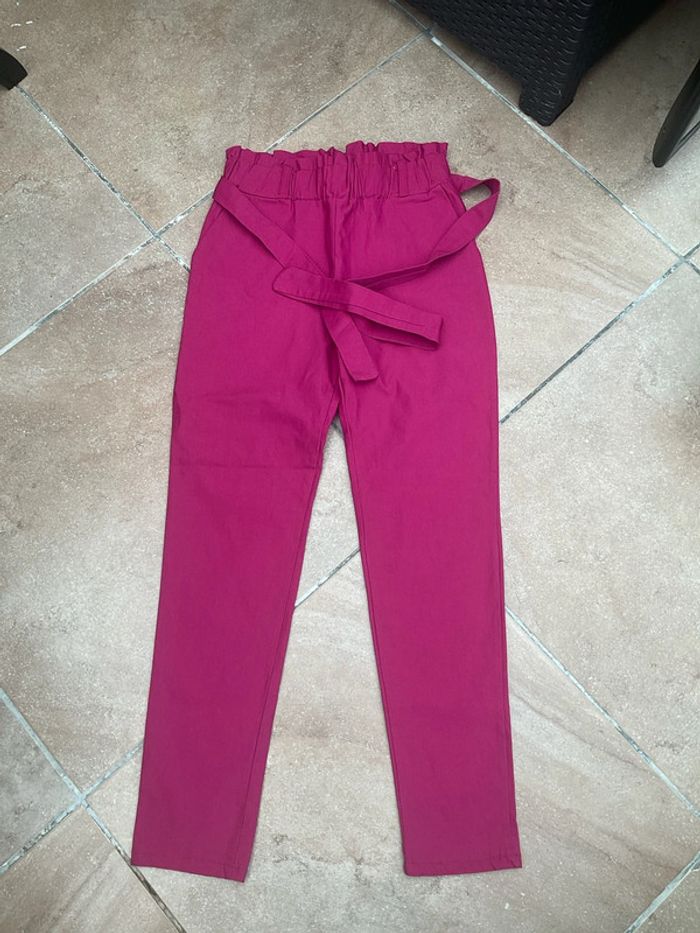 Pantalon slim violine neuf T36/38 (n°57)