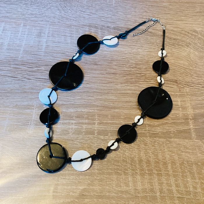 Collier noir & blanc 🌿