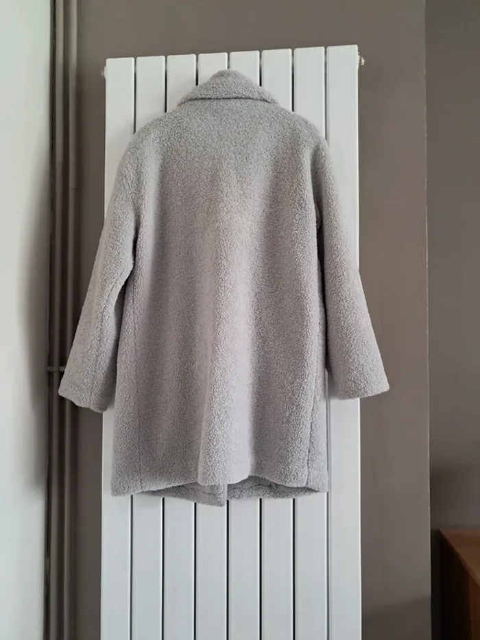 Manteau "peluche" gris perle Tissaia - photo numéro 2
