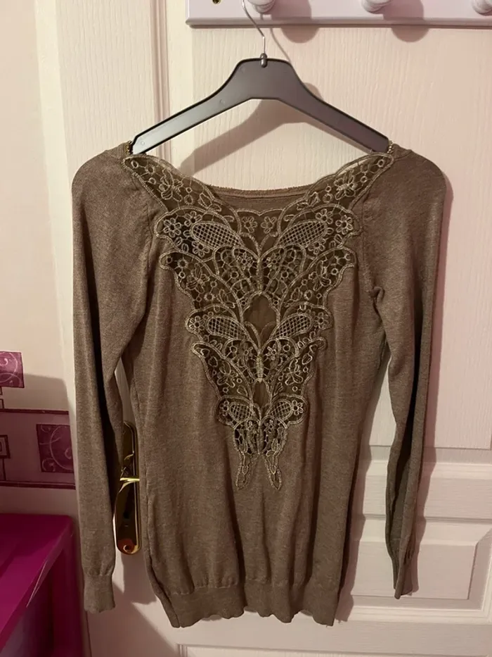 Pull dos dentelle