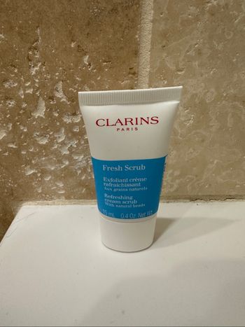 Gommage clarins format voyage