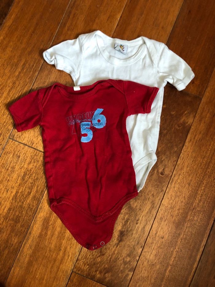 Lot de 2 bodies 6M