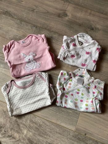 Lot de 4 body 3 mois