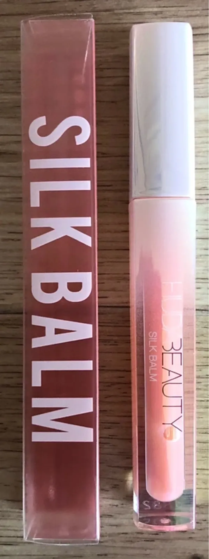 gloss repulpant - Silk Balm - Huda Beauty - photo numéro 6