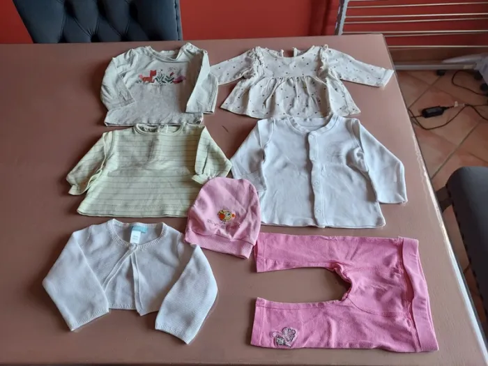 lot 7 vêtements fille 3 mois