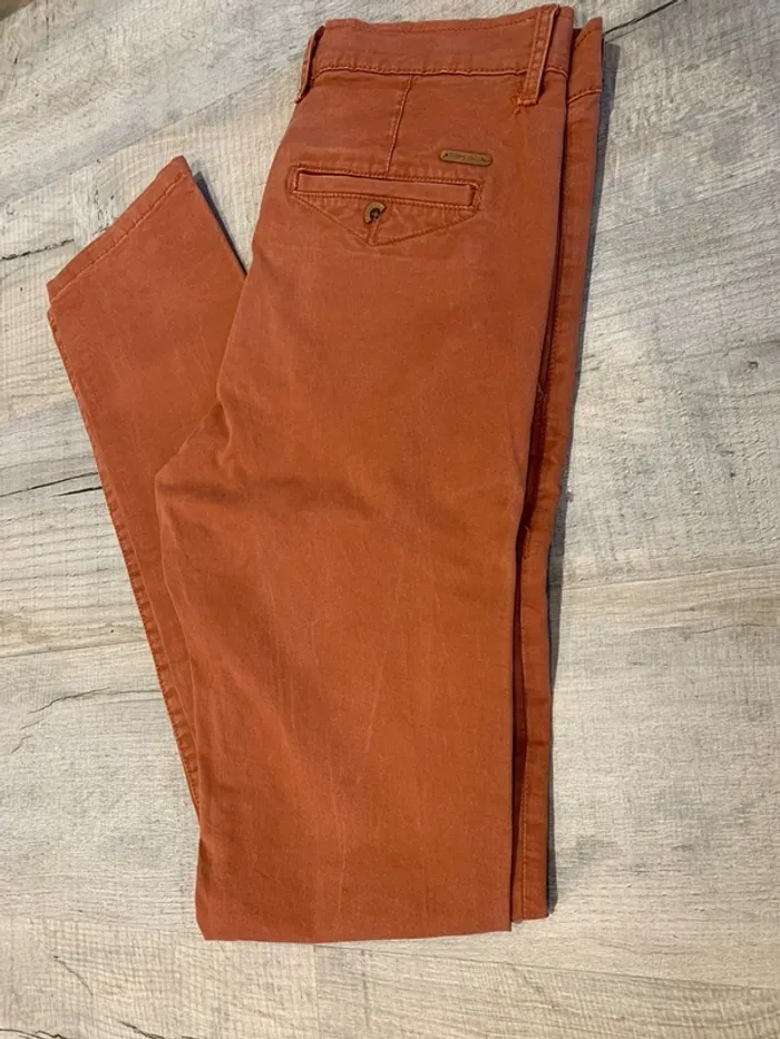 Chino Teddy Smith