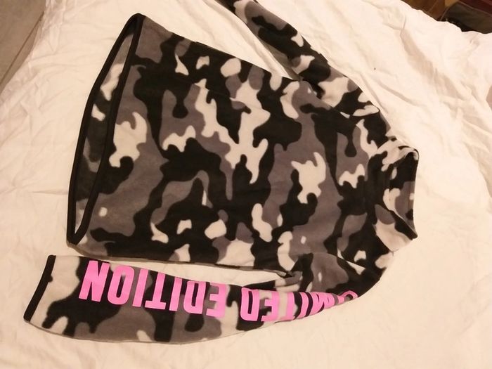 2 pulls 10ans - photo numéro 2