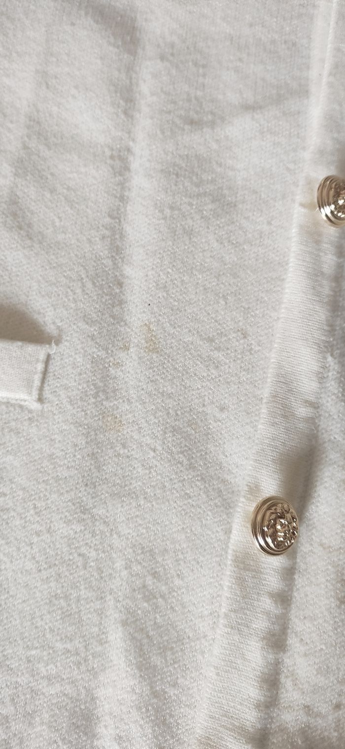 Gilet blanc un peu tâché - photo numéro 3