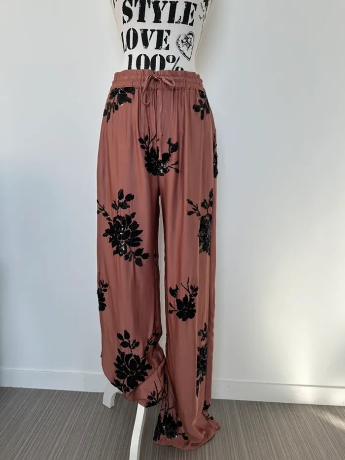 Pantalon Zara rose noir M large droit long pantaloni pantalones Vloeiende palazzo Calças femme