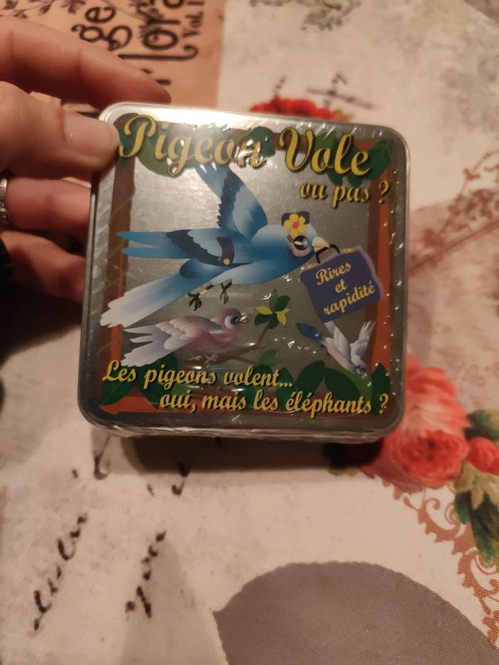 Jeu neuf pigeon volé ou pas ? - photo numéro 1