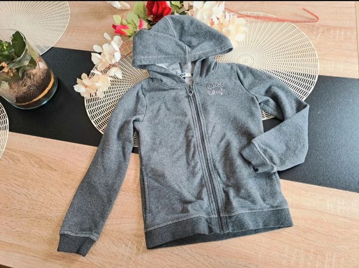 Veste a capuche, taille 8 ans, marque trois 25 - photo numéro 3