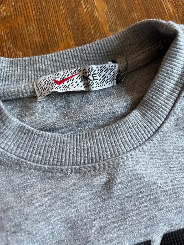 Magnifique Pull nike authentique - photo numéro 3
